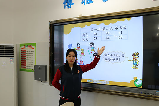 数学教师何一飞.jpg