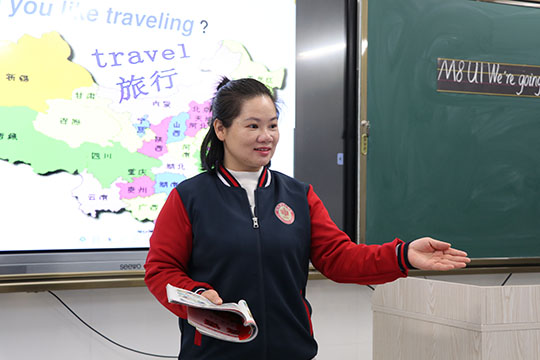 英语老师黄燕.jpg